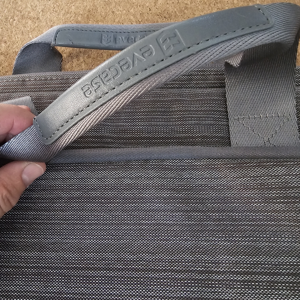 Gray Laptop Bag 17.3" - Picture 8 of 9